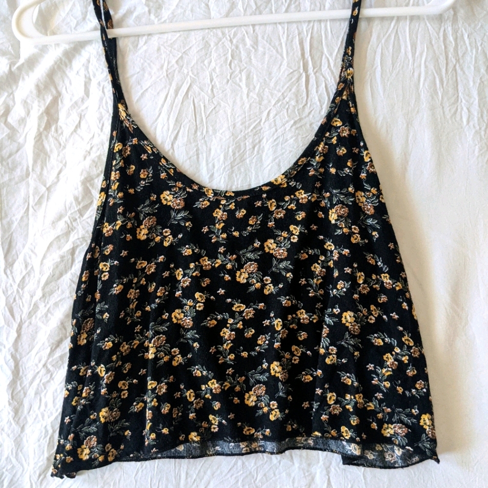 Floral crop top 🌼
